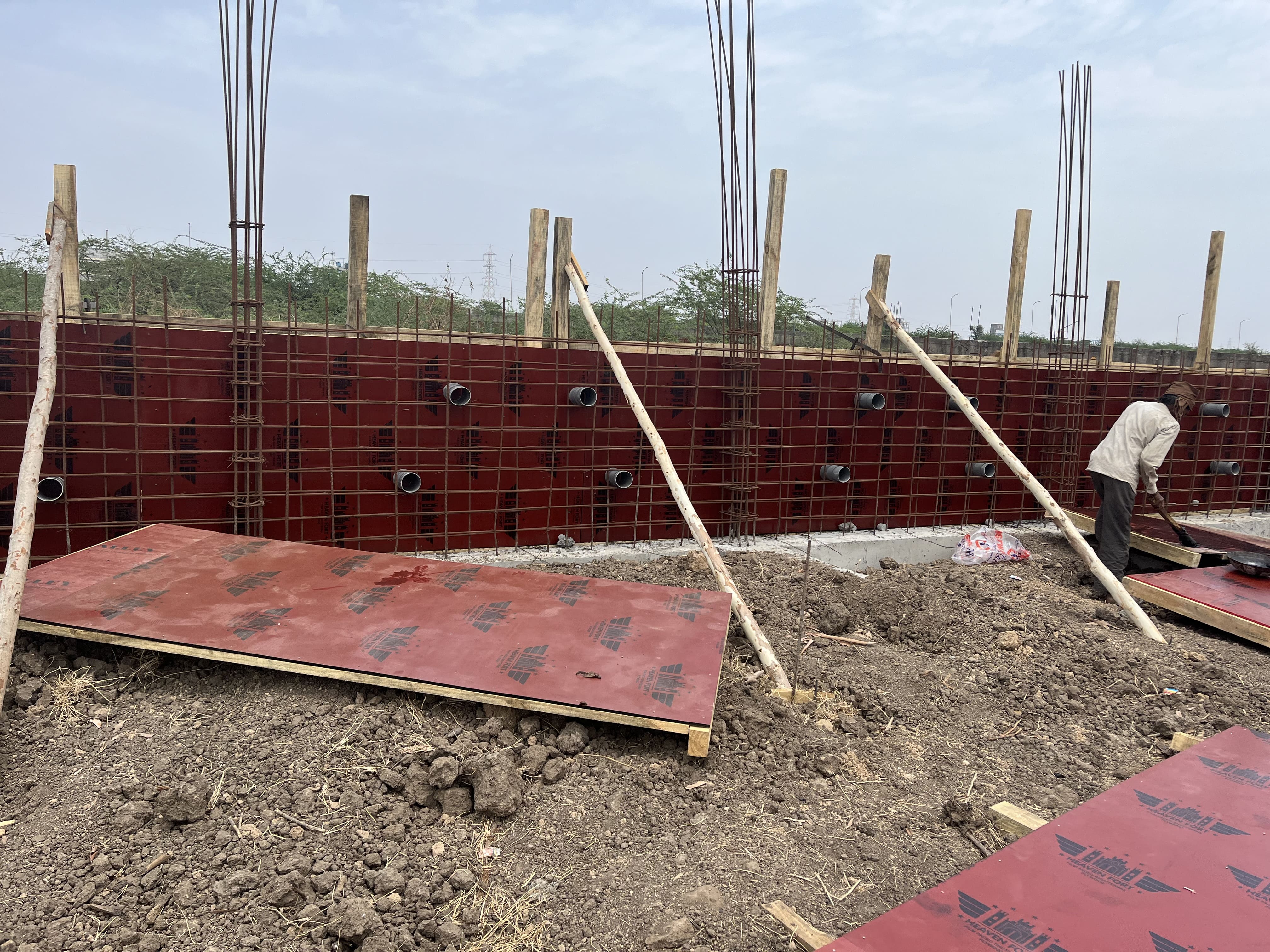 RCC Wall Compound